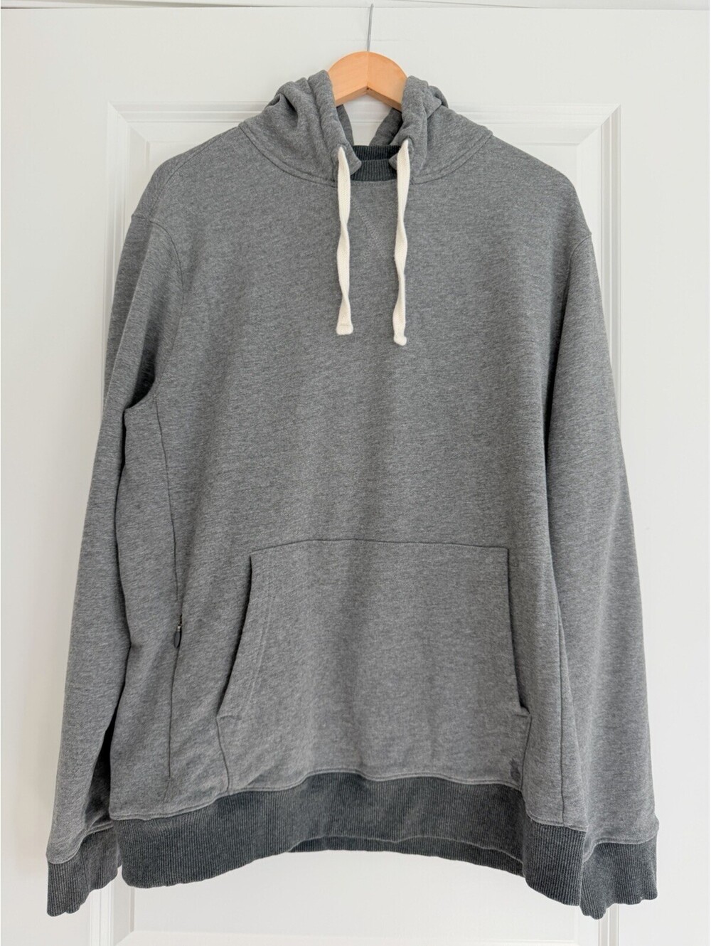 Chubbies Lounge Wear Hoodie Men’s Large Gray Pullover Pinecone Logo Minimalist